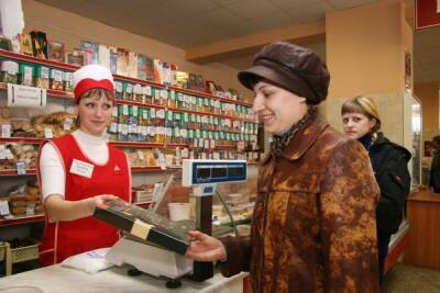 Россияне назвали профессию продавца самой востребованной на праздниках