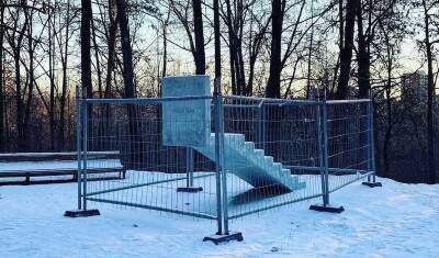 ФотКа дня: «Свободу слова» в Екатеринбурге обнесли забором