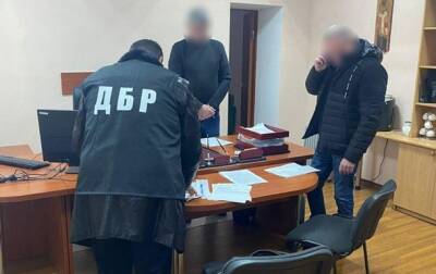 Двух таможенников подозревают в халатности на 60 млн гривен - korrespondent.net - Украина
