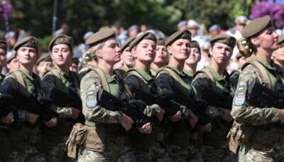 В Украине введен военный учет для женщин (список профессий)