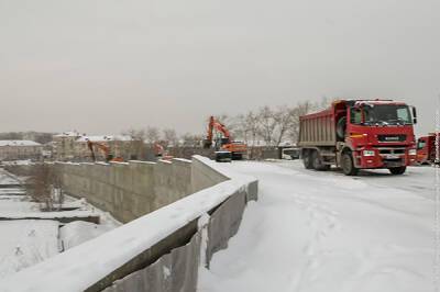 Мост на Циолковского в Нижнем Тагиле испытали на прочность после реконструкции