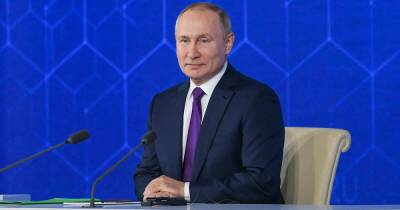 Путин: борьба с COVID продолжается, мы знаем об опасности омикрона