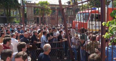 В Абхазии возбудило дело против организаторов штурма парламента
