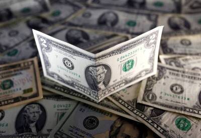 Доллар снижается на фоне роста уверенности в отношении омикрона