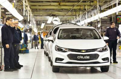 GM предложит наборы для превращения старых машин в электрокары
