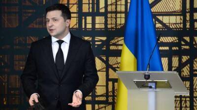 ЕС потребовал от Зеленского снять санкции с украинских СМИ