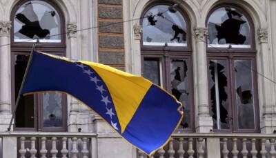 Боснийские сербы покидают органы власти Боснии и Герцеговины