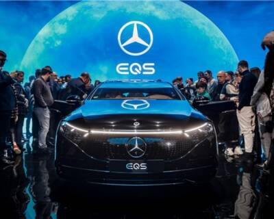 Mercedes-Benz представил в России электрический седан EQS