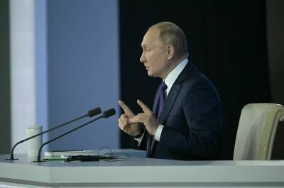 Путин: ФСБ работала с двойной агентурой, которая докладывала о попытках развала России