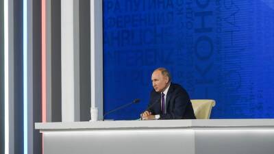 Путин: Россию пытаются сделать стороной конфликта на Украине