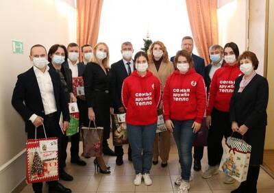 Депутаты Рязанской гордумы присоединились к акции «Подари детям праздник»