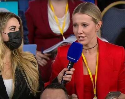 «Дайте девочке микрофон!»: Путин не узнал Собчак на большой пресс-конференции