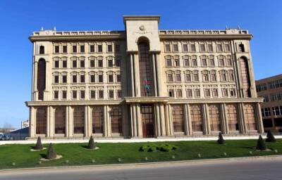 Повышены зарплаты сотрудников Государственной миграционной службы Азербайджана, имеющих специальные звания