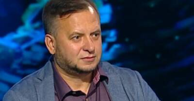Украине нужна поддержка: Уколов рассказал о причинах поездки Порошенко заграницу