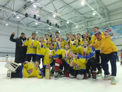Глазовские юные хоккеисты везут «золото» с Кубка М.Т. Калашникова