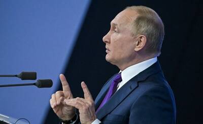 Bloomberg (США): Путин похвалил Банк России за предотвращенный кризис наподобие турецкого