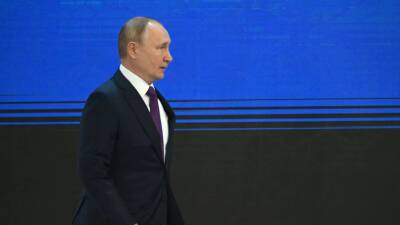 Путин: ни за кем не слежу с тех пор, как перестал быть директором ФСБ