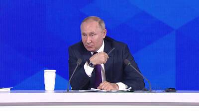 Путин: после ухода из ФСБ ни за кем не слежу