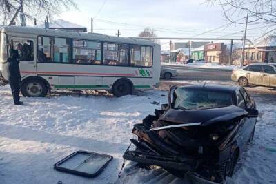 ДТП с автобусом в Саратовской области: пять пострадавших