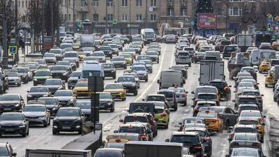 Дептранс предупредил московских водителей о 10-бальных пробках
