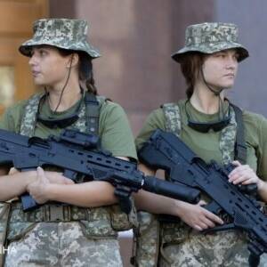 В Минобороны объяснили, как женщин будут ставить на воинский учет: подробности
