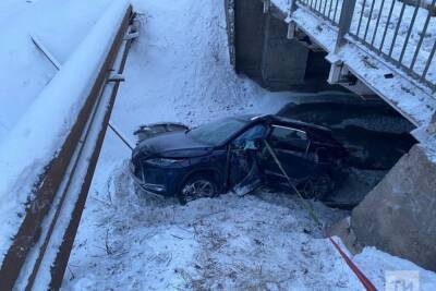 В упавшем с моста Lexusе в Альметьевске погибла женщина