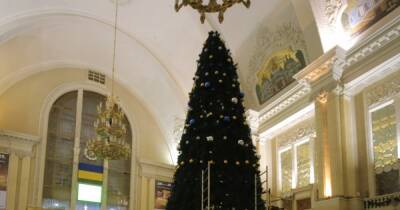 Ни денег, ни елки: в Киеве прокуратура расследует кражу на Центральном вокзале
