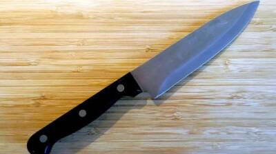 Нецензурно обругавший тестя земетчинец получил ножом в грудь