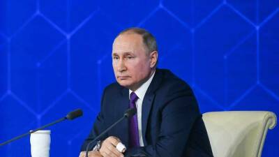 Путин: санкции из-за Крыма выглядят очень странно