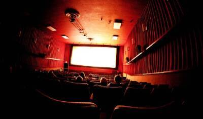 Владельцы кинотеатров попросят у прокуратуры защиты от Смольного
