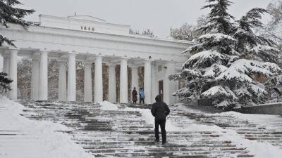 Мощный снегопад в Крыму привели к «кипению» Черного моря на морозе