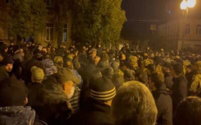 Девять часов продолжался штурм абхазского парламента