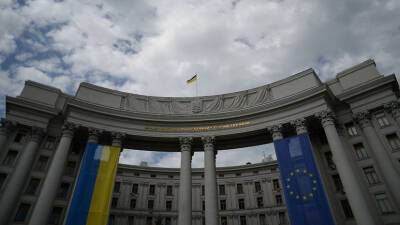 «Кризис государственности»: что стоит за указом Зеленского о координации заявлений по внешней политике Украины