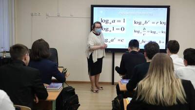 Кравцов объявил о возвращении школ к очному обучению после праздников