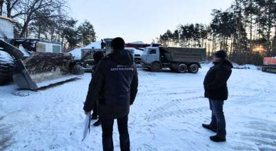 Вблизи Хмельницкой АЭС бизнесмены под прикрытием полиции незаконно добывали песок