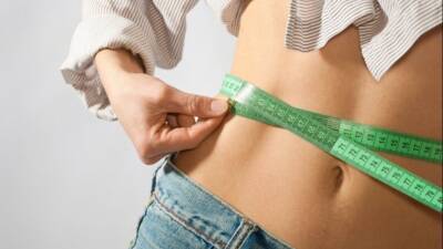 Плоский живот и тонкая талия: Какие ежедневные привычки помогут похудеть без диет и спорта