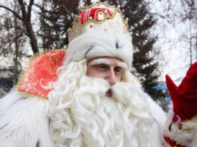 Не оправдал ожиданий: россиянин подал в суд на Деда Мороза
