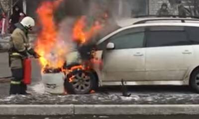 В Петрозаводске ночью сгорели две машины