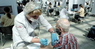 В Словакии пенсионеры получат по 300 евро за вакцинацию от COVID-19