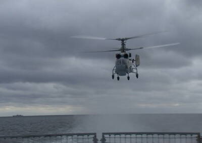 Испытания новейшего ПК «Сергей Котов» в Черном море: на палубу принят первый вертолет