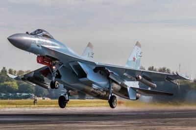 Российские истребители отразили налет бомбардировщиков на пути в Крым