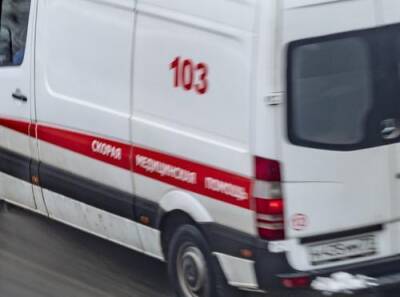 В Москве автобус врезался в мачту освещения