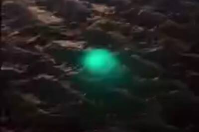 В центре Сочи очевидцы зафиксировали зелёное свечение в реке