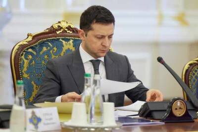 Зеленский будет отвечать за незаконные решения СНБО – Разумков