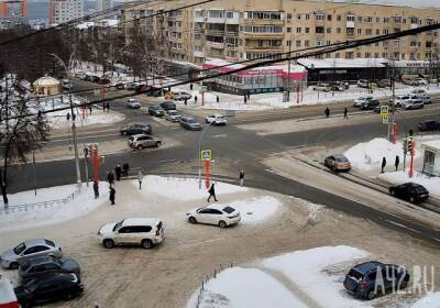 Кемеровчанам разъяснили правила проезда перекрёстка на проспекте Ленина