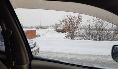В Тюмени устроили снежные полигоны около Объездной дороги и на Тимофея Чаркова