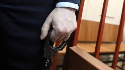 Суд арестовал бросившую детей в овраг жительницу Саратовской области