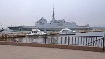 В порту Одессы пришвартовался французский фрегат Auvergn