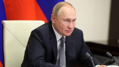 Путин назвал главной задачей обеспечение устойчивого роста экономики России