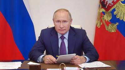 Путин поручил завершить все нацпроекты за три года